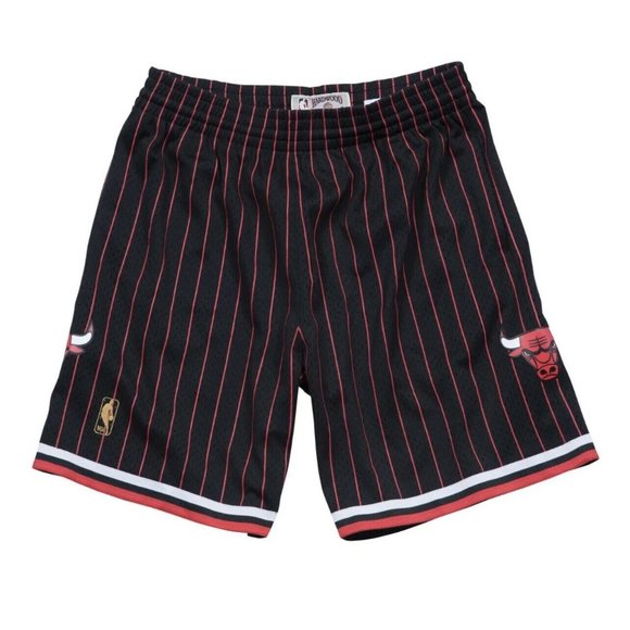 ๐ Mitchell & Ness Chicago Bulls 1996-97 Alternate Swingman Shorts Black Jordan - Picture 1 of 3